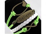 Pulseira verde: infinito, believe, pássaro